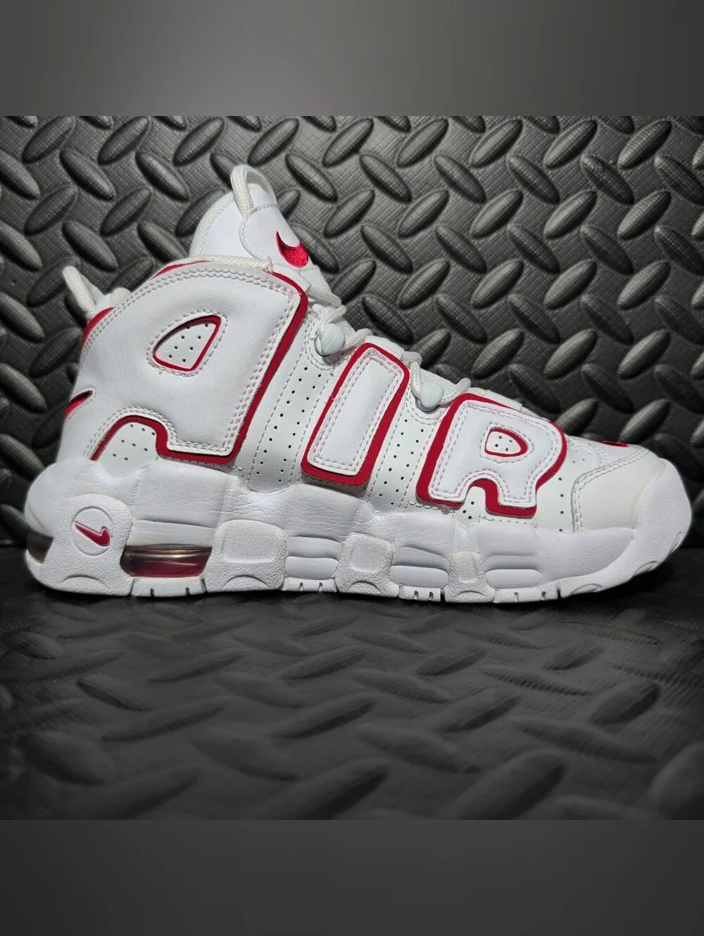 Nike Air More Uptempo White/ Varsity Red Outline (GS) DJ5988-100 size 6y